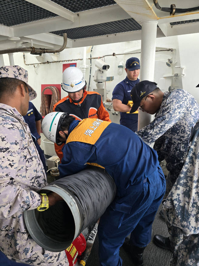 Our RSN personnel had an opportunity to participate in a Subject Matter Expert Exchange to share and learn more about the different practices in Fire Fighting and Damage Control.