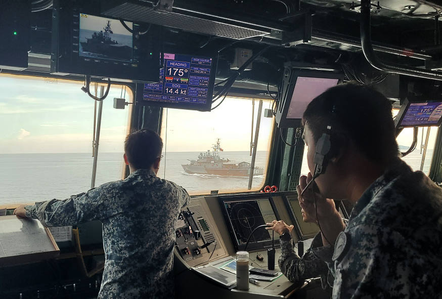 Getting into the correct position, or as we say in the Navy - "taking up station", from HTMS Laemsing.