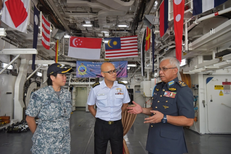 Commanding Officer RSS Supreme, Lieutenant Colonel (LTC) Chua Eileen and Deputy Fleet Commander, Colonel (COL) Ooi Tjin Kai hosted GEN Affendi on board RSS Supreme.