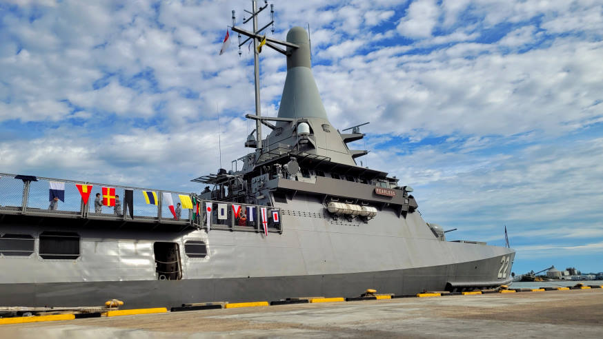 Prior to the exercise, RSS Fearless also called into Muara, Brunei on 15 Jul to commemorate the 75th birthday celebrations of His Majesty Sultan Haji Hassanal Bolkiah Mu’izzaddin Waddaulah of Brunei Darussalam.