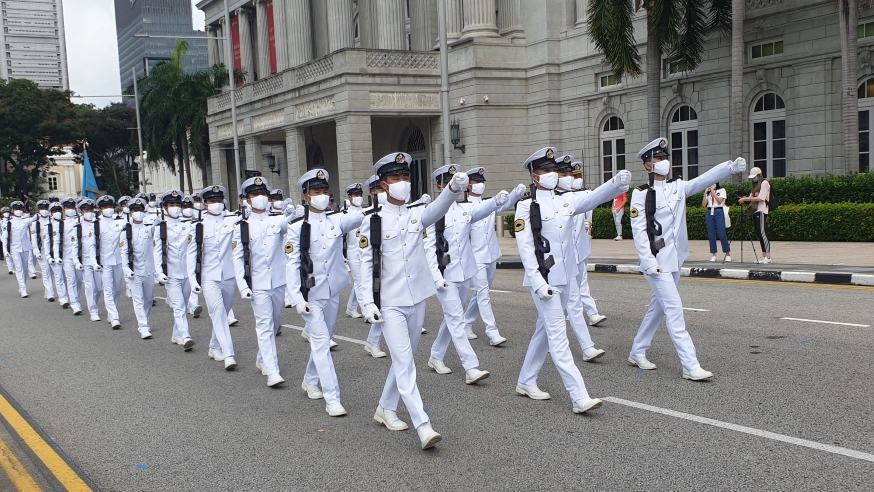 Arms straight! March in step! Together we march as one, onwards and upwards!