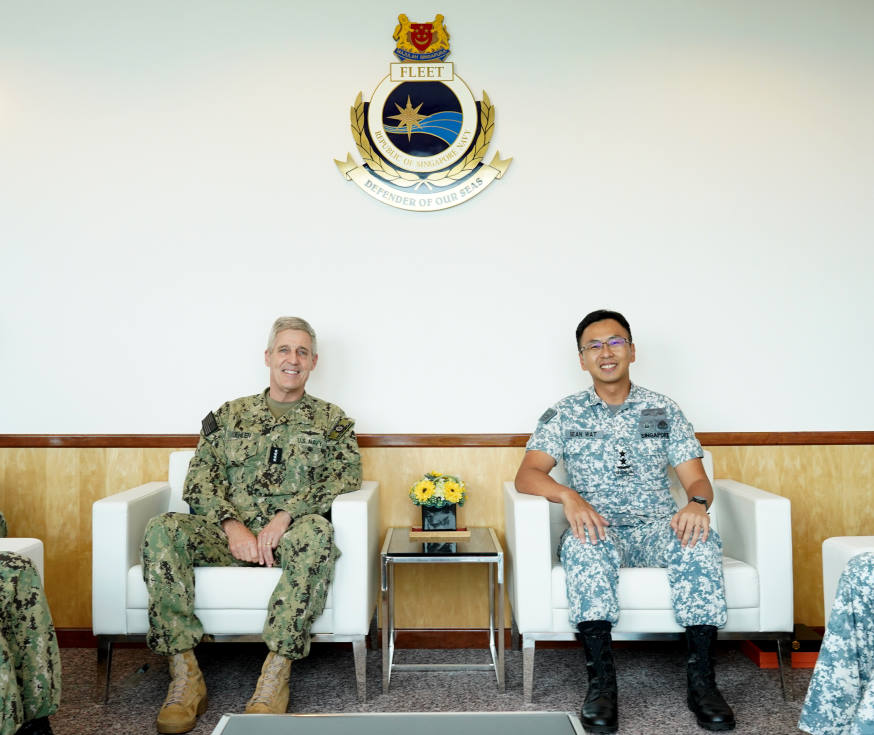 ADM Koehler (left) and RADM Wat (right) during the courtesy call.